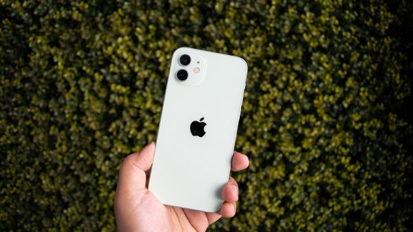 Qual iPhone comprar em 2022?